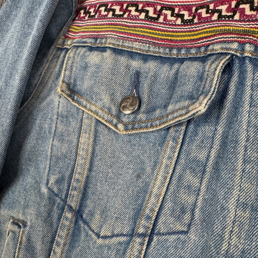 Vtg CULTURE on denim Jean Trucker Jacket Womens M Guatemalan Woven Textile Boho - Picture 9 of 16